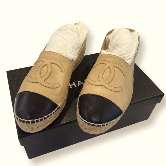 Authentic CHANEL CC Beige/Black Espadrilles Size 8/38 - Picture 2 of 7